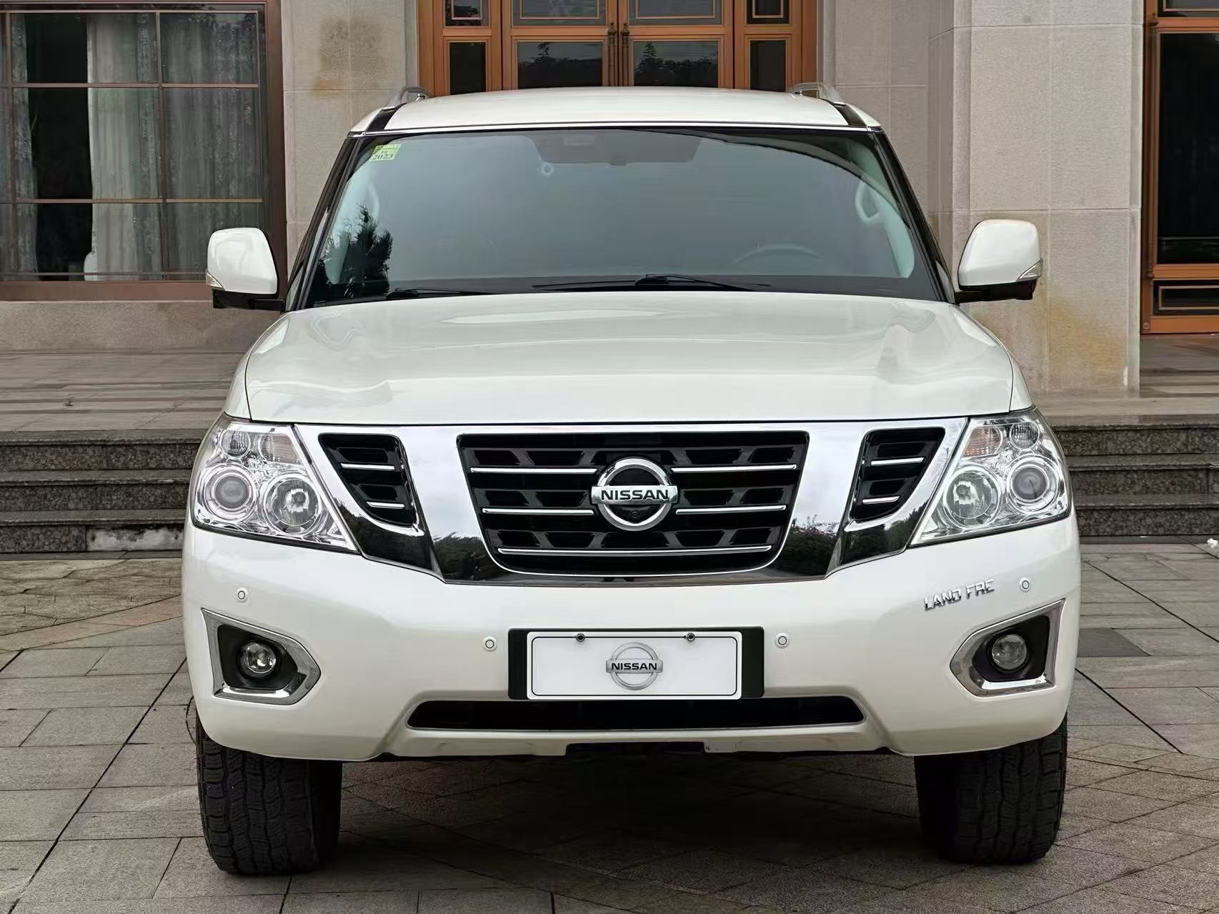 последний случай компании о Nissan Patrol Y62 Полный шасси, тормоза и электронные системы управления