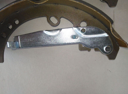 Замена FN2809 тормозных колод барабанчика Fortuner 04495-OK070